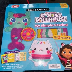 Gabby's Dollhouse My Simple Sewing Kit - Colorful Plush Craft Set